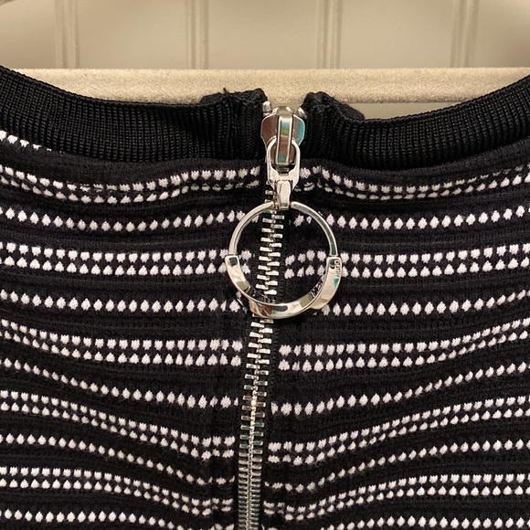 Hugo Boss black and white short sleeve top - Picture 4 of 7